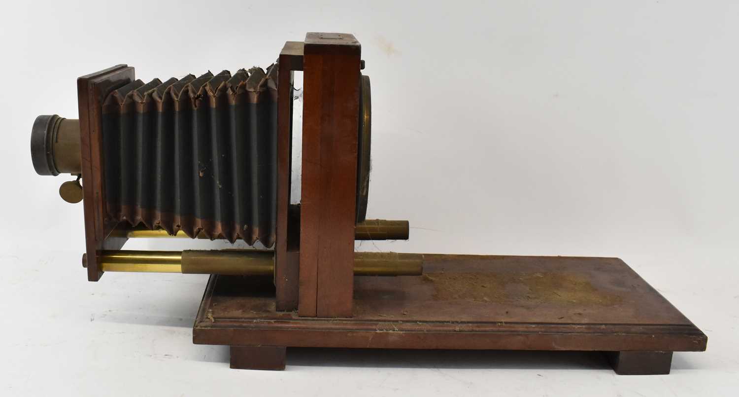 Lot 362 - An early 20th century photographic enlarger.