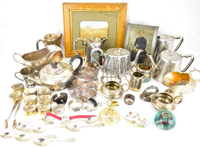 Lot 144 - Various mixed collectibles to include silver...