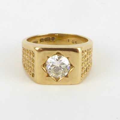 Lot 872 - A gentleman's 9ct yellow gold diamond inset...