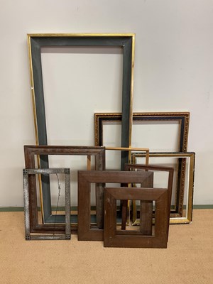 Lot 117 - Nine various picture frames including oak,...