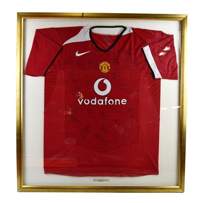 Lot 2287 - MANCHESTER UNITED; a 2004/05 home football...