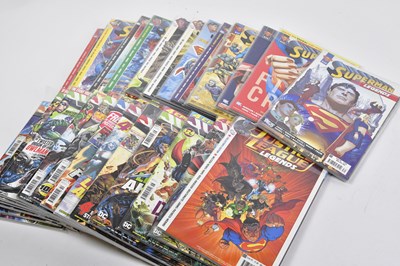Lot 47 - MARVEL; a collection of X Men comics to...