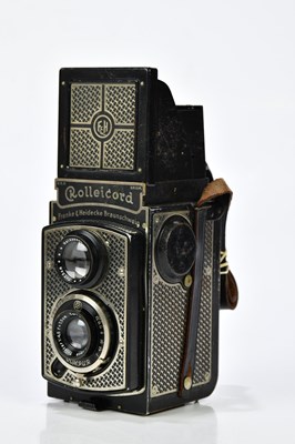 Lot 1401 - ROLLEICORD; a Rolleicord "Art Deco" TLR camera,...