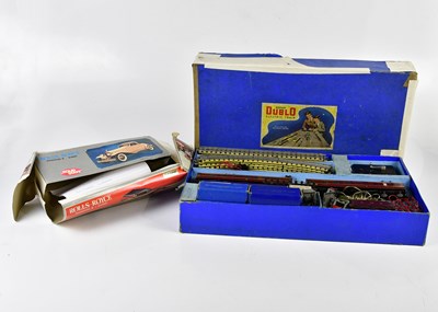 Lot 395 - HORNBY DUBLO; a boxed EDP2 passenger set, with...