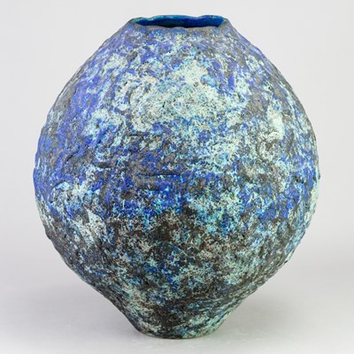 Lot 173 - DAVID ALLNATT; a large globular stoneware...