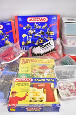 Lot 219 - A quantity of Bayko construction parts and...