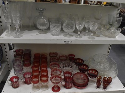 Lot 560 - A group of sundry glassware, including...