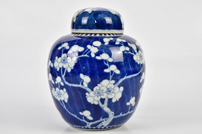 Lot 1189 - An early 20th century Chinese blue and white...