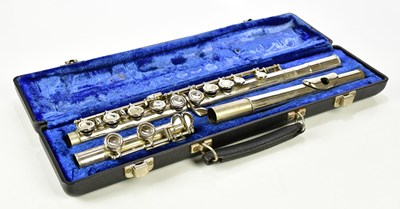 Lot 326 - BOOSEY & HAWKES; a Regent flute, cased.