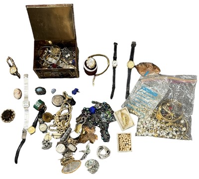 Lot 854 - A quantity of costume jewellery including...