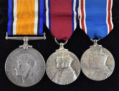 Lot 369 - A trio of medals comprising a WWI BritishWar...