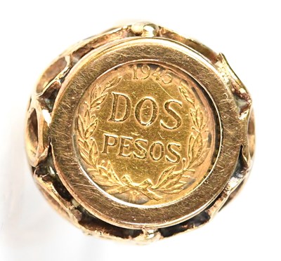 Lot 780 - A Mexican dos pesos coin, 1945, in a 9ct...