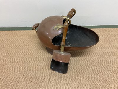 Lot 276 - A Victorian copper coal scuttle with wooden...