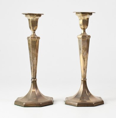 Lot 669 - HARRISON BROS & HOWSON; a pair of George V...