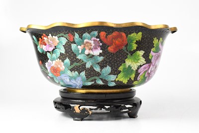 Lot 424 - A cloisonné bowl with scalloped edge decorated...