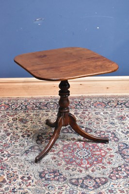 Lot 153 - A Georgian mahogany tilt-top tripod table,...