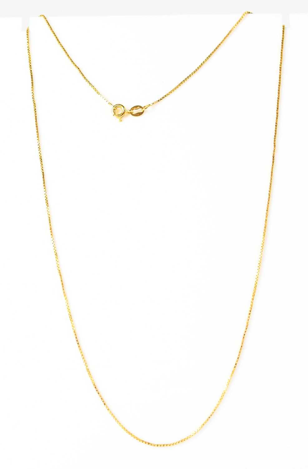 Lot 828 - An 18ct gold box chain link necklace stamped...