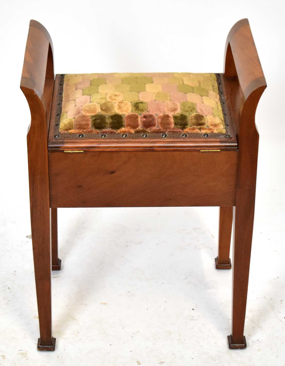 Lot 1549 - An early 20th century Arts and Crafts style...