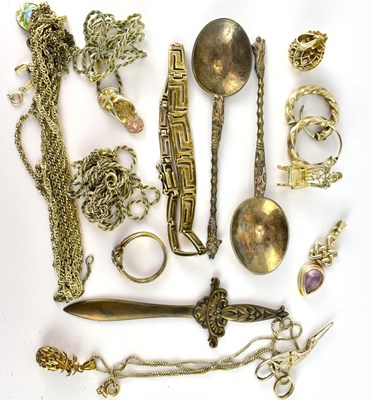 Lot 871 - Various items of silver jewellery to include...