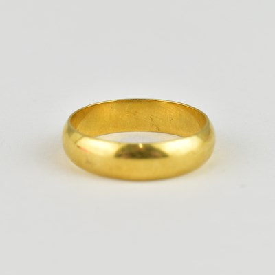 Lot 721 - An 18ct gold wedding band, size R, approx. 5.2g.