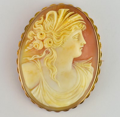 Lot 821 - A large 19th century style carved shell cameo...