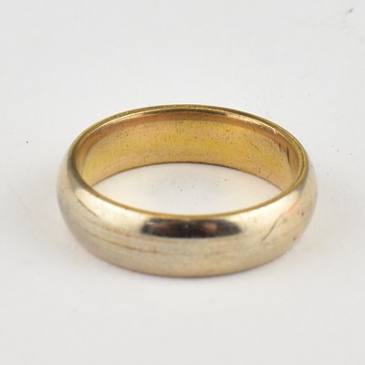 Lot 768a - A 9ct gold wedding band, size P, approx. 4.4g.