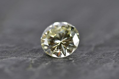 Lot 44 - A loose diamond, the round brilliant cut stone...