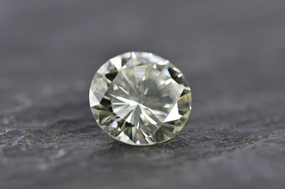 Lot 41 - A loose diamond, the round brilliant cut stone...