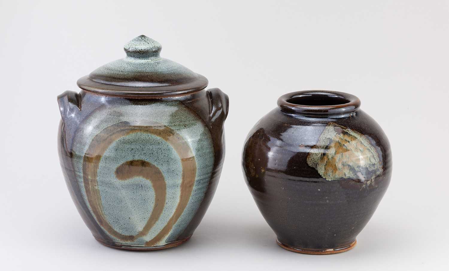 Lot 89 - CLARE SUTCLIFFE (1943-2018); a stoneware twin...