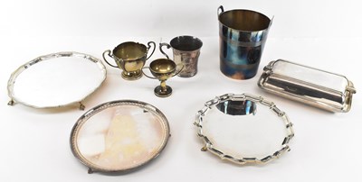 Lot 687 - A small quantity of plated items including...