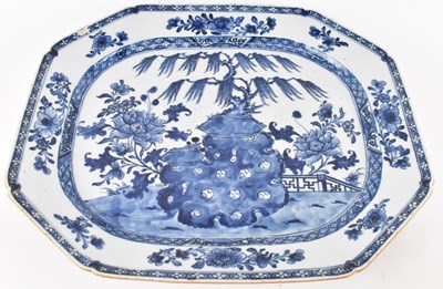 Lot 615 - An 18th century Chinese Export porcelain blue...