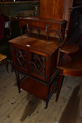 Lot 1339 - An early 20th century mahogany cabinet with...