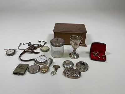 Lot 466 - A George V hallmarked silver mounted engraved...