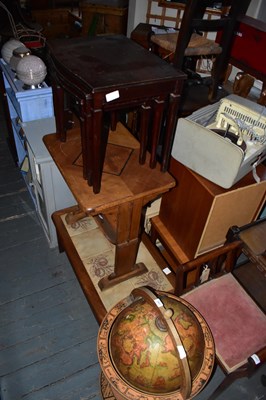 Lot 1403 - A vintage globe drinks trolley, nest of coffee...