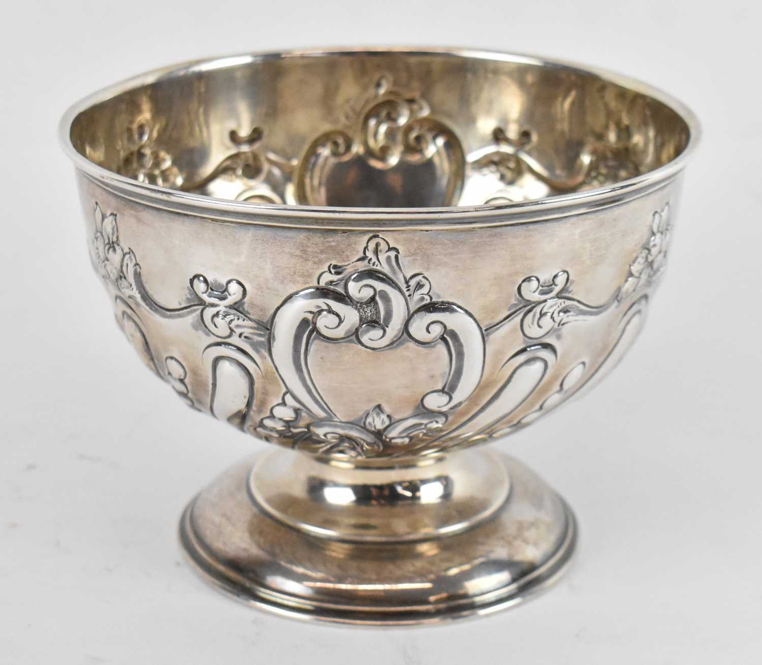 Lot 698 - CHARLES WEALE; an Edward VII hallmarked silver...