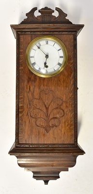 Lot 131 - An early 20th century oak cased spring-driven...