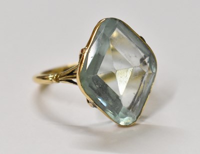 Lot 793 - An 18ct yellow gold ring, set with large...