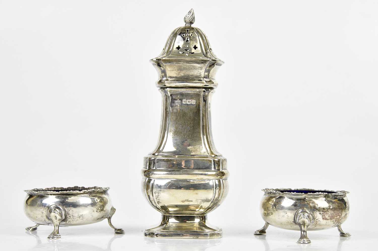 Lot 2157 - A George V hallmarked silver caster, Sheffield,...