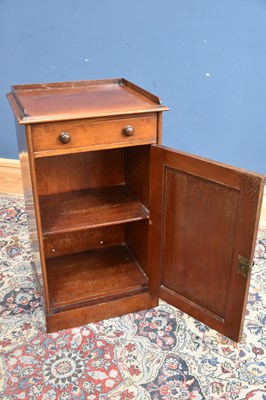 Lot 91 - A Victorian mahogany pot cupboard with raised...