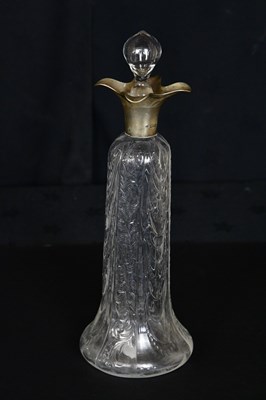 Lot 1495 - An Edward VII cut glass decanter with etched...