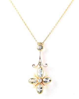 Lot 832 - A 15ct yellow gold pendant in the form of a...