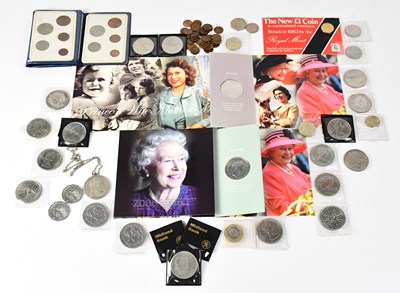 Lot 701 - A mixed lot of coins to include Silver Jubilee...