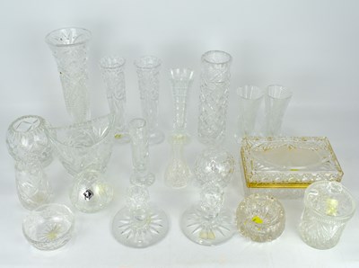 Lot 338 - Twenty-one pieces of cut glass, crystal and...