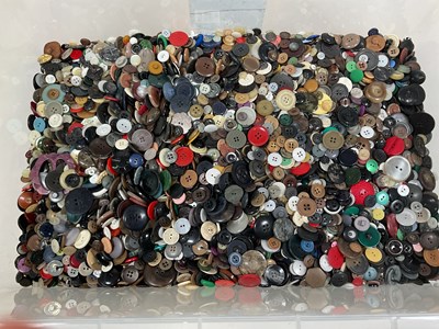 Lot 84 - A large quantity of assorted vintage buttons,...