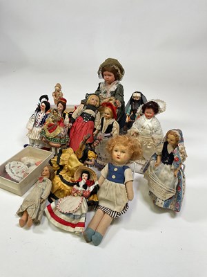 Lot 123 - A quantity of vintage world costume dolls,...