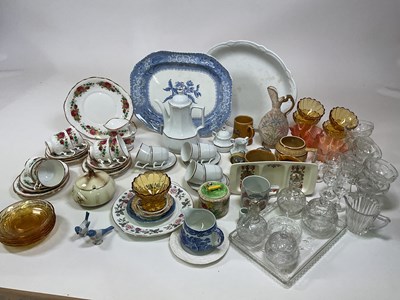 Lot 218 - A quantity of ceramics and glass including a...