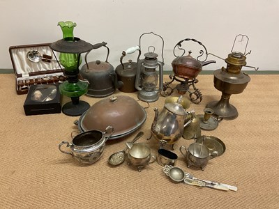 Lot 141 - A quantity of metalware and plated items