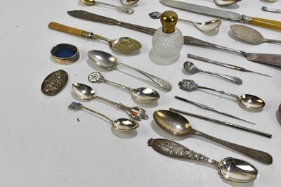 Lot 252 - A small quantity of electroplated items to...