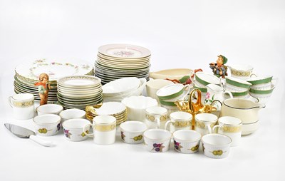 Lot 1324 - A mixed collection of sundry ceramics to...