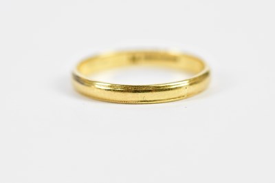 Lot 212 - An 18ct yellow gold wedding band, size N 1/2,...